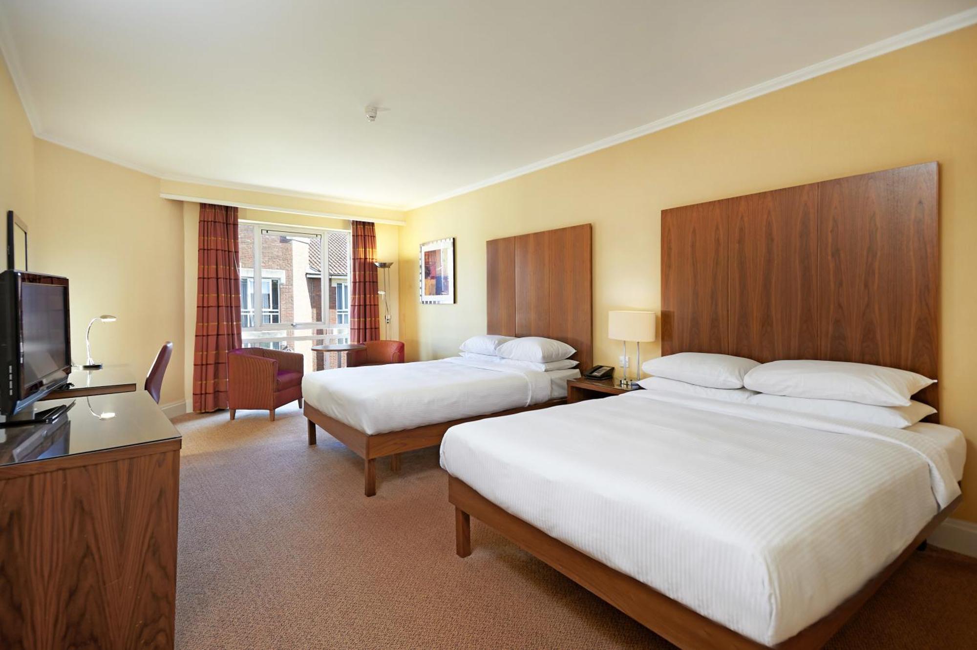 Deluxe Twin Room with Two Double Beds,568496076:JPEG